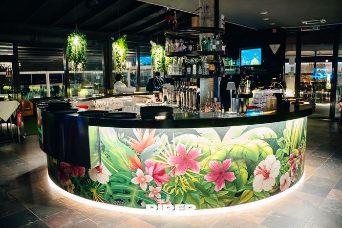 Cocktail bar elegante